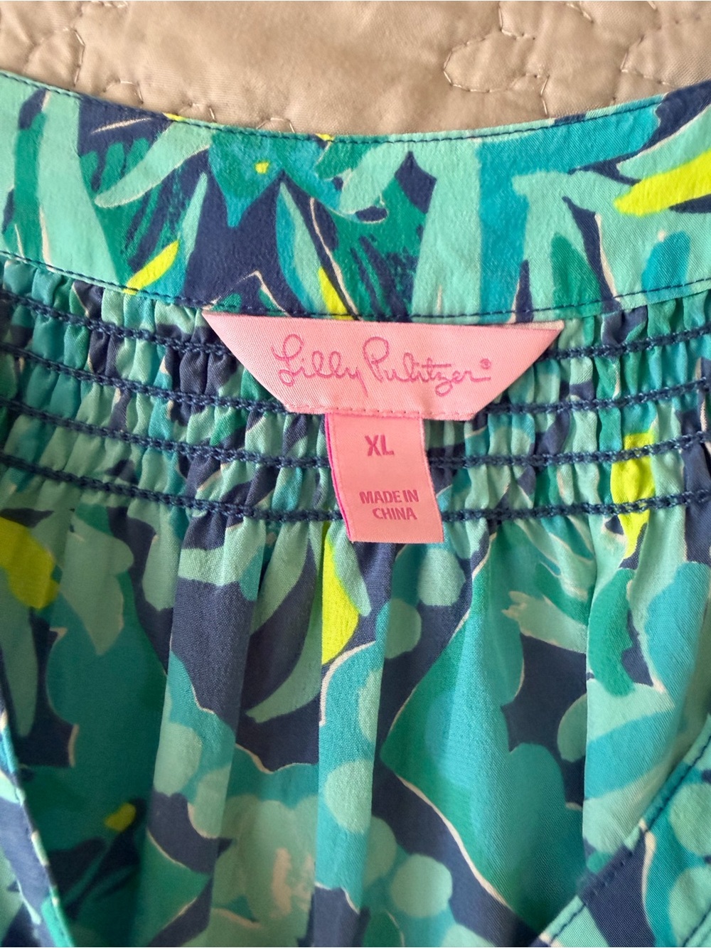 Lilly Pulitzer Sleeveless Blue Green Patterned Women's silk Tank Top - Picture 3 of 3